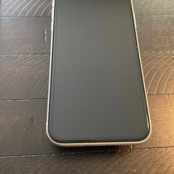 **SOLD**iPhone 11 64gb - Picture 3 of 9